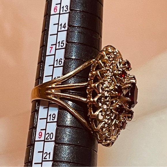 ♥️Stunning 375 Yellow Gold European Antique Filigree Garnet Dinner Ring! - Picture 9 of 16